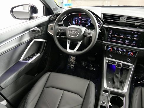 Certified 2025 Audi Q3 2.0T Premium Plus w/ Premium Plus Package image 24