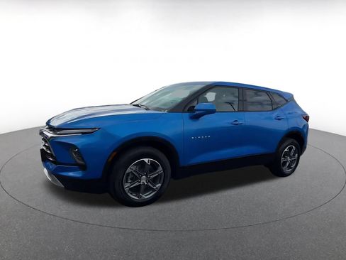 Used 2025 Chevrolet Blazer LT FWD image 6