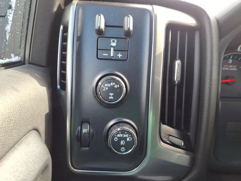 Used 2018 Chevrolet Silverado 1500 LT w/ LPO, Street Package image 17