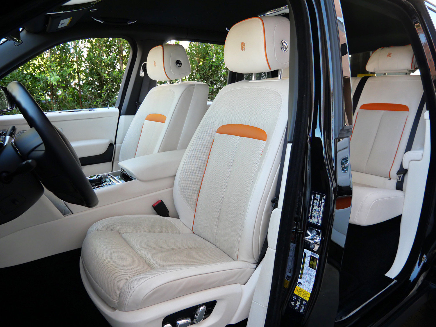 Certified 2022 Rolls-Royce Cullinan w/ Technology Package AWD/4WD image 27