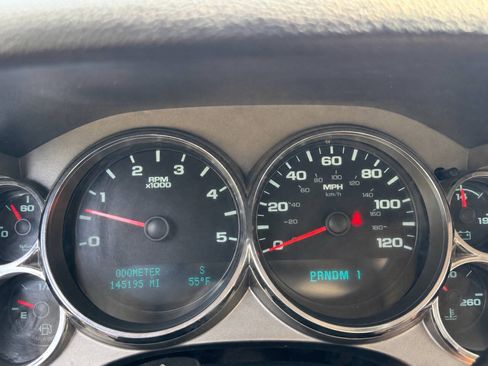 Used 2011 GMC Sierra 3500 SLE w/ SLE Preferred Package AWD/4WD image 4