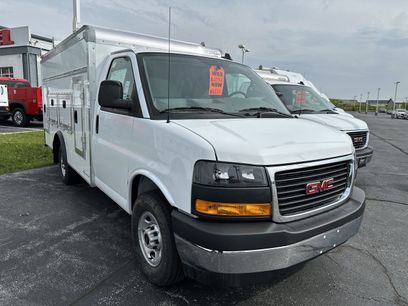New 2025 GMC Savana 3500 w/ Power Convenience Package