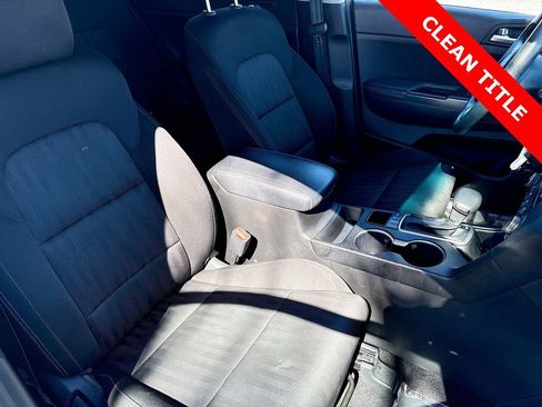 Used 2017 Kia Sportage LX image 25