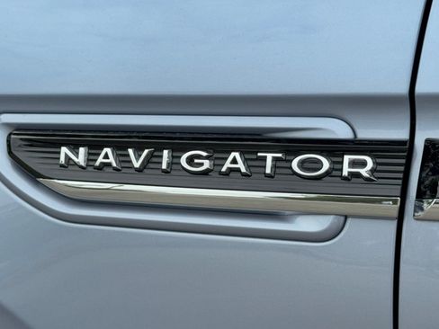Used 2023 Lincoln Navigator Black Label AWD/4WD image 32