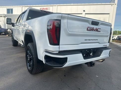 Used 2024 GMC Sierra 2500 AT4 w/ AT4 Premium Plus Package AWD/4WD image 3
