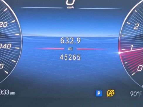 Used 2025 Mercedes-Benz GLB 250 image 32