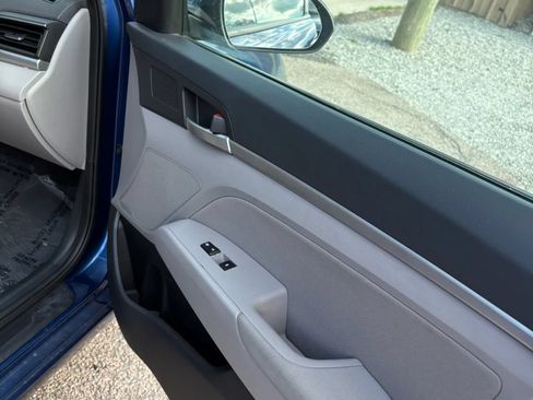 Used 2020 Hyundai Elantra SEL FWD image 32