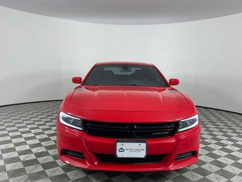 Used 2022 Dodge Charger SXT RWD image 2