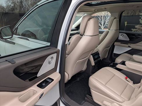 Certified 2023 Lincoln Aviator Reserve w/ Equipment Group 201A image 28