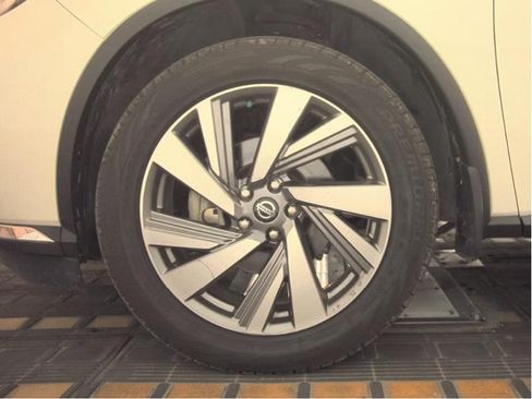 Used 2020 Nissan Murano SL w/ Moonroof Package FWD image 6