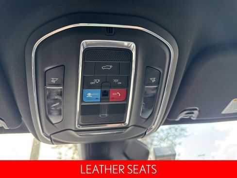 Used 2023 Jeep Wagoneer L Series II AWD/4WD image 21