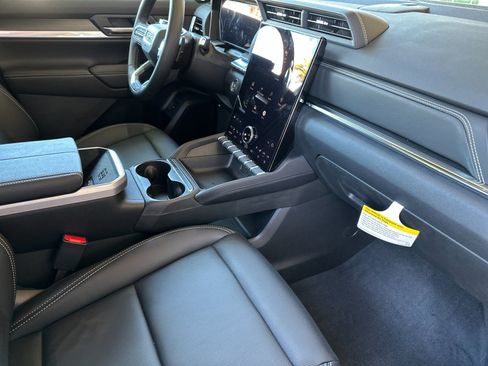 New 2026 GMC Terrain Elevation w/ Elevation Premium Package FWD image 16