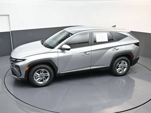 Certified 2026 Hyundai Tucson SE FWD image 20