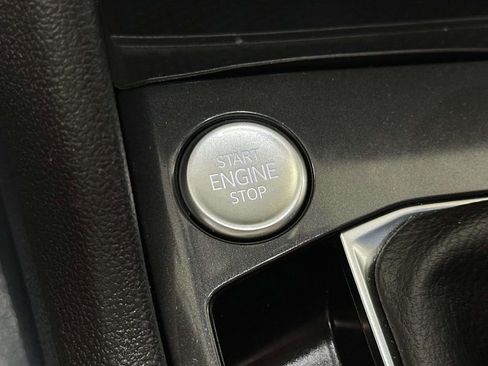 Used 2024 Volkswagen Tiguan SE AWD/4WD image 30