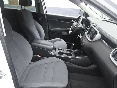 Used 2018 Kia Sorento FWD image 27