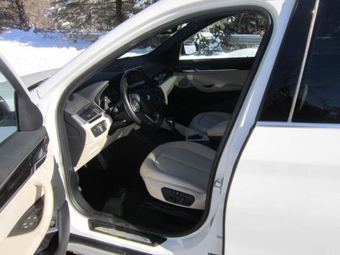 Used 2017 BMW X1 xDrive28i image 7