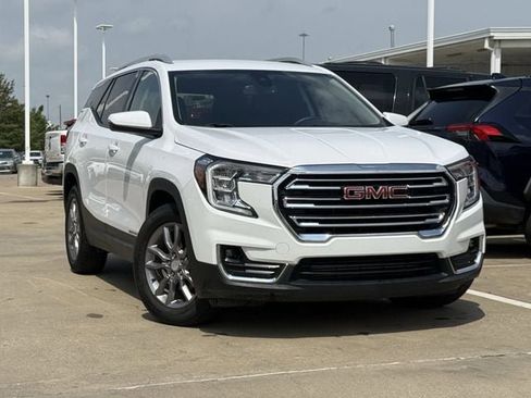 Used 2024 GMC Terrain SLT FWD image 2