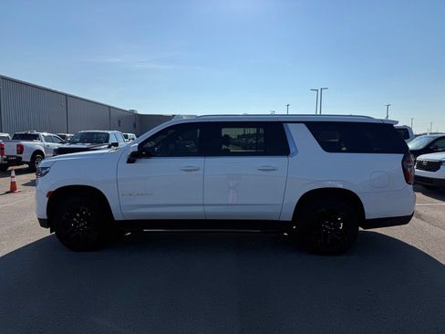 Used 2021 Chevrolet Suburban LT AWD/4WD image 20