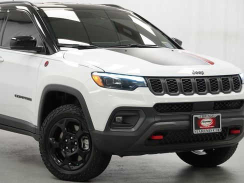 Used 2024 Jeep Compass Trailhawk w/ Trailhawk Elite Group AWD/4WD image 3