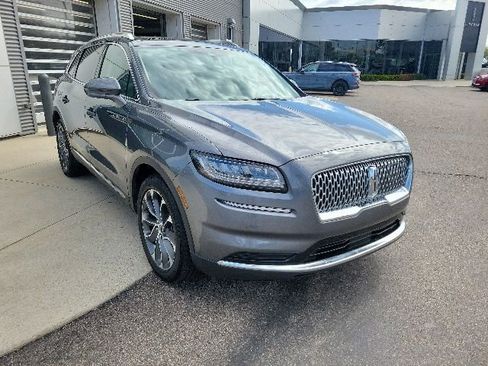 Certified 2022 Lincoln Nautilus Reserve w/ Luxury Package AWD/4WD image 12