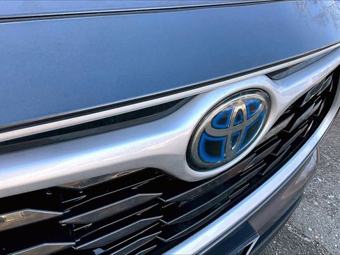 Certified 2021 Toyota Highlander XLE image 29