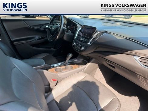 Used 2020 Chevrolet Malibu Premier FWD image 19