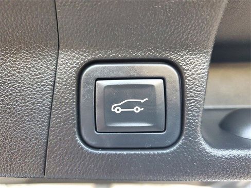 Used 2018 GMC Acadia SLT image 8