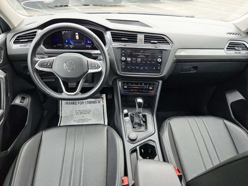 Used 2022 Volkswagen Tiguan SE AWD/4WD image 9
