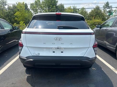Used 2024 Hyundai Kona SEL w/ Convenience Package FWD image 7