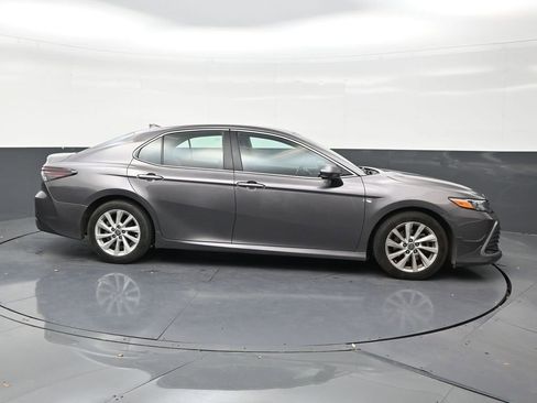Used 2022 Toyota Camry LE FWD image 6