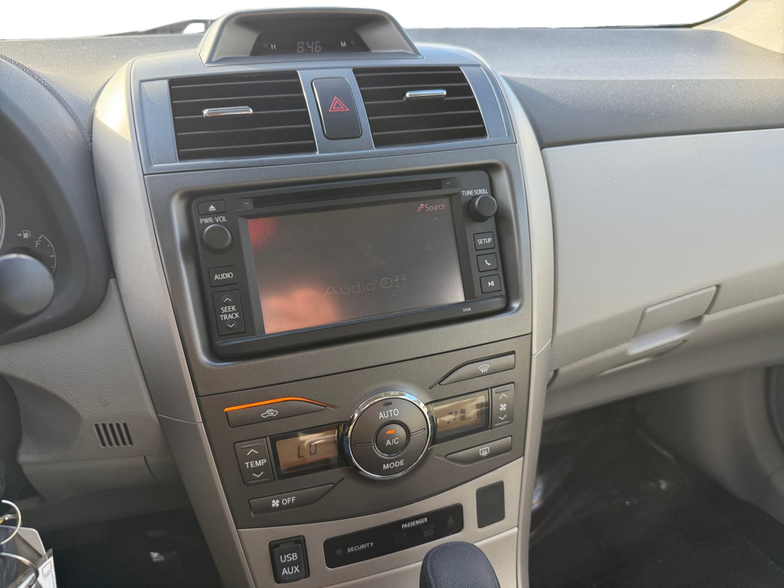 Used 2013 Toyota Corolla LE w/ Premium Pkg FWD image 12