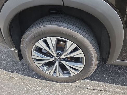 Used 2022 Nissan Rogue SV w/ SV Premium Package image 19