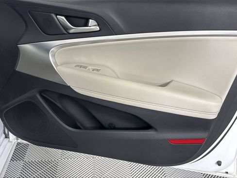 Used 2025 Genesis G70 2.5T RWD image 30
