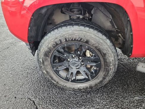 Used 2018 Toyota Tacoma SR w/ SR Convenience Package RWD image 20