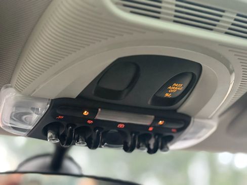 Used 2015 MINI Cooper 4-Door Hardtop image 36