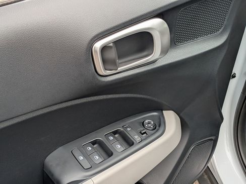 New 2026 Hyundai Venue SEL FWD image 16