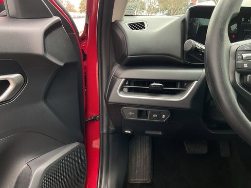 Used 2025 Kia K4 LXS image 24