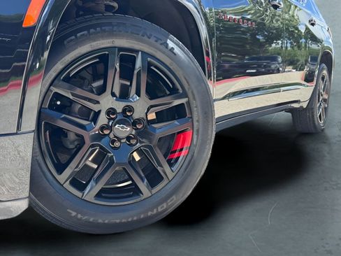 Used 2022 Chevrolet Traverse Premier w/ Redline Edition AWD/4WD image 2
