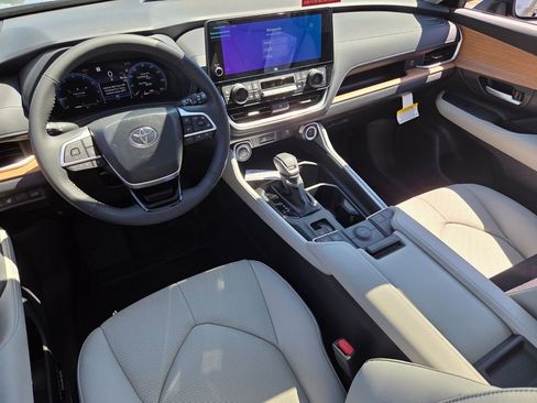 New 2026 Toyota Grand Highlander FWD image 8