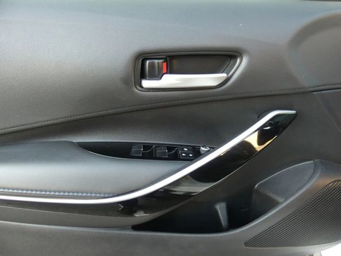 Used 2020 Toyota Corolla XSE image 50