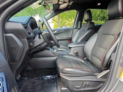 Used 2025 Ford Escape ST-Line AWD/4WD image 14
