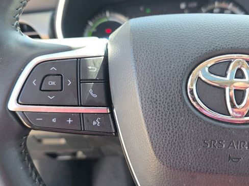 Used 2021 Toyota Highlander XLE AWD/4WD image 15
