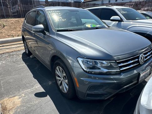 Used 2019 Volkswagen Tiguan S w/ Driver Assistance Package FWD image 2