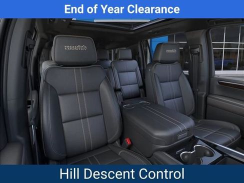 New 2025 Chevrolet Suburban High Country image 18