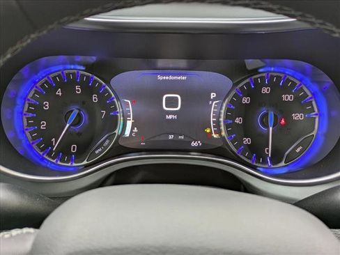 New 2026 Chrysler Pacifica Limited image 11