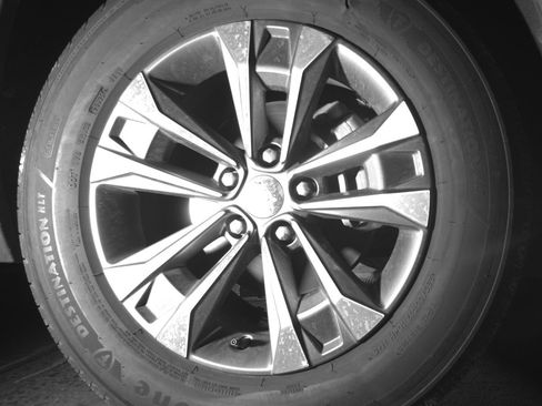 Used 2025 Chevrolet Equinox LT FWD image 13