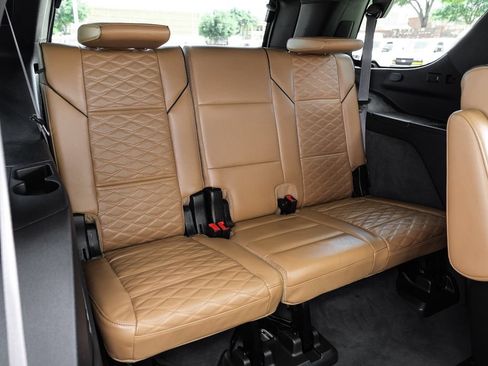 Used 2023 Cadillac Escalade Premium Luxury AWD/4WD image 45