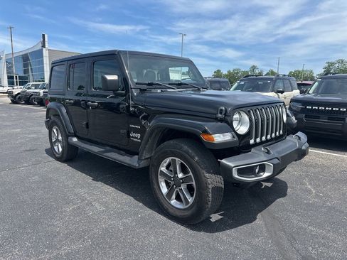 Used 2022 Jeep Wrangler Unlimited Sahara w/ Cold Weather Group AWD/4WD image 2