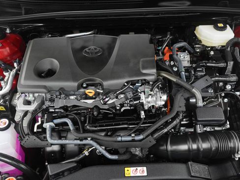 Used 2026 Toyota Camry SE w/ Multimedia Upgrade Package image 28