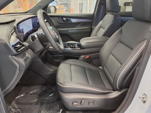 Used 2025 Buick Enclave Preferred FWD image 21